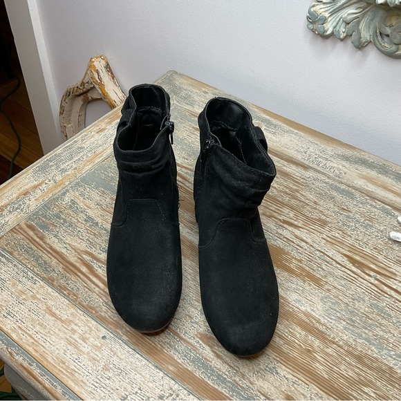 Nine West Black Faux Suede Wedge Bootie, Girls Size 4 - Picture 4 of 8